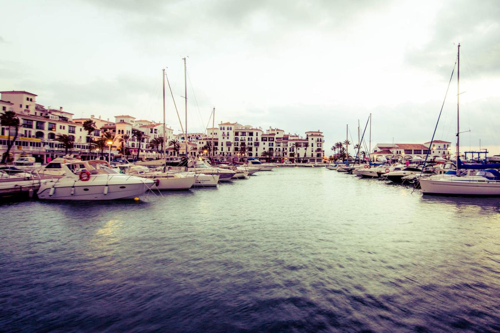 Marina Real 2434 Apartman Manilva Kültér fotó